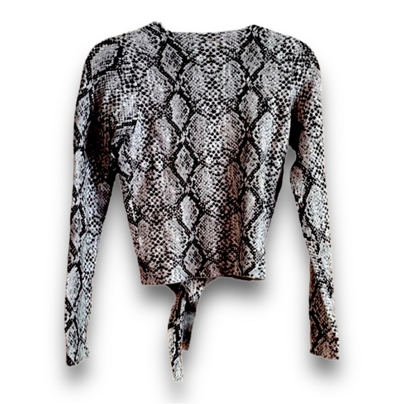 GUESS black and white Reptile Print cropped long sleeve tie front Sweater SM - Picture 3 of 15